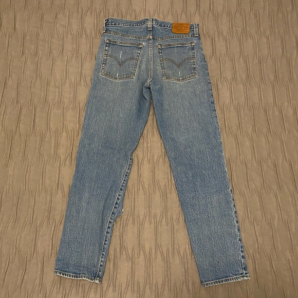 Levi’s Premium Wedgie Distressed High Rise Jean - Picture 2 of 4